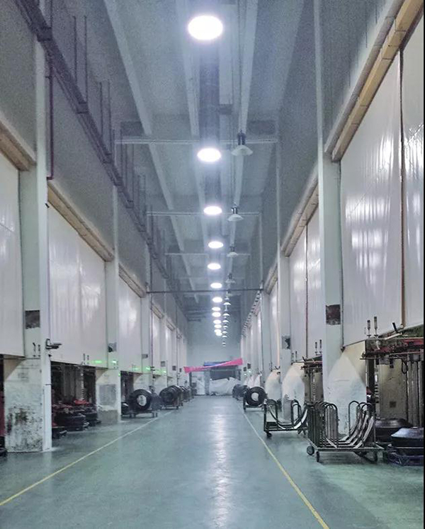 索乐图导光管 应用于工厂车间